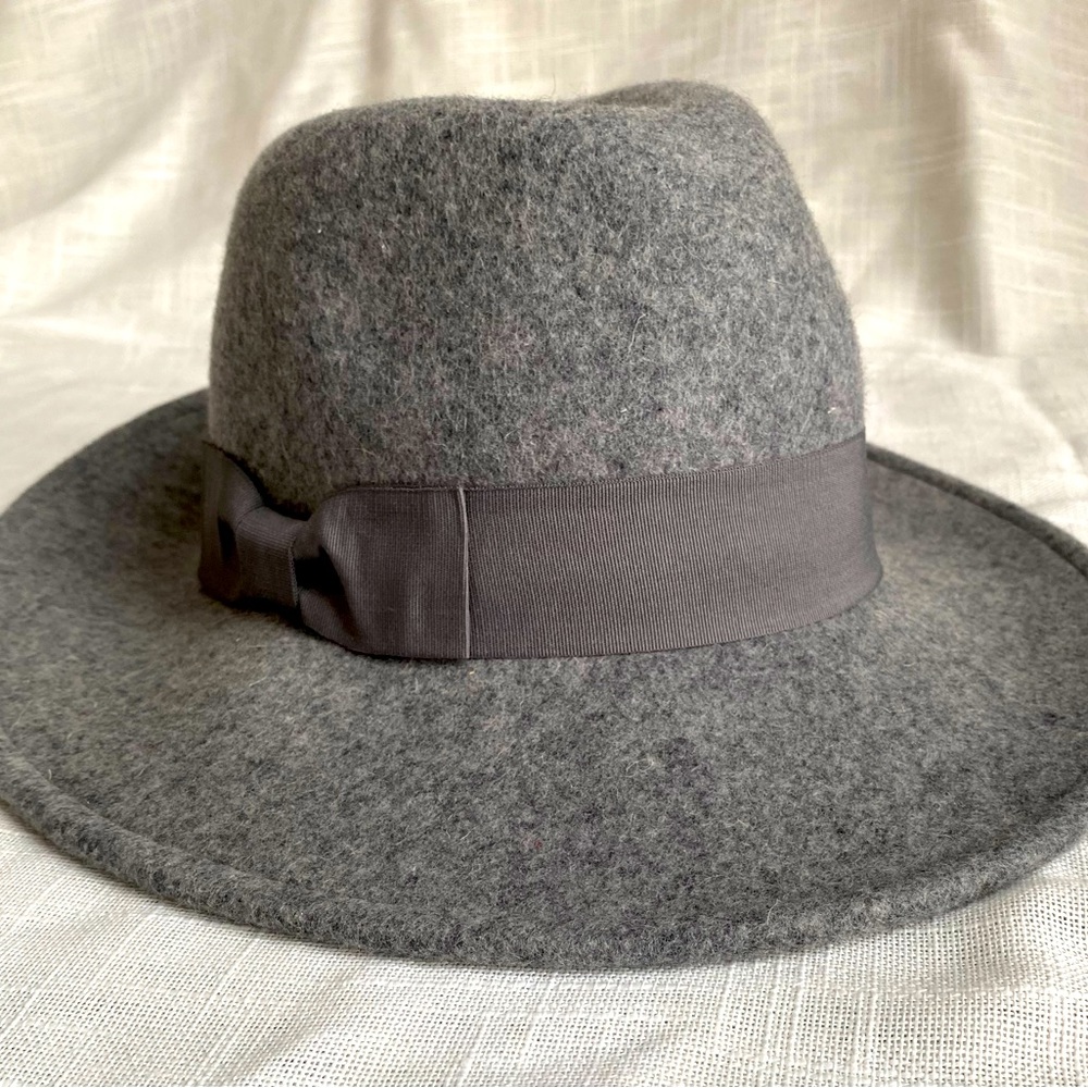 Fun grey felt hat